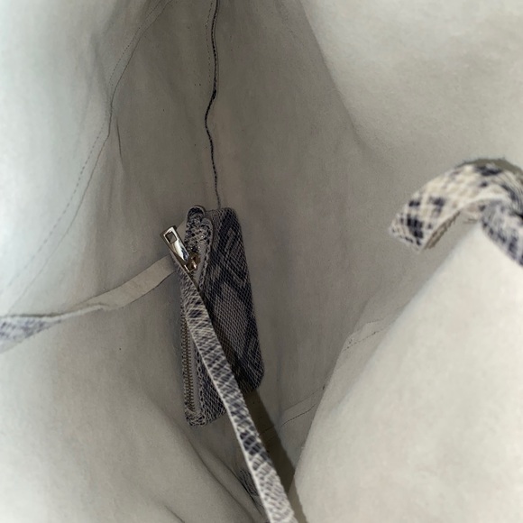 Persaman New York Gray Snakeskin Handbag - Picture 6 of 7